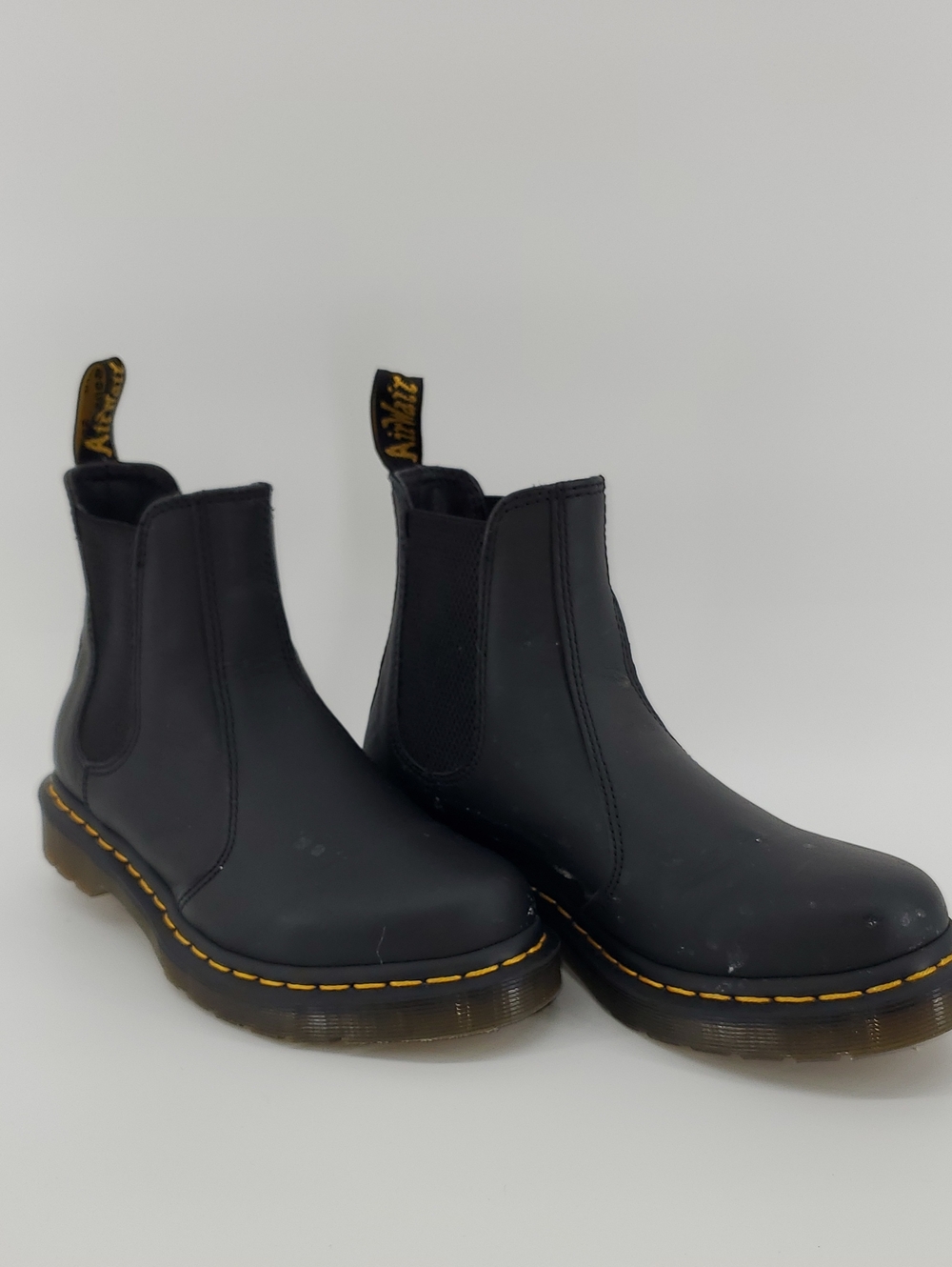Dr. Martens | 2976 Chelsea Boots in Black Leather | Classic Yellow Stitch | Size